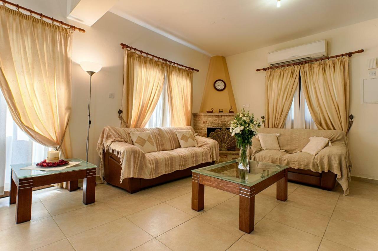Villa Tsikkos Tria Polis Exteriér fotografie