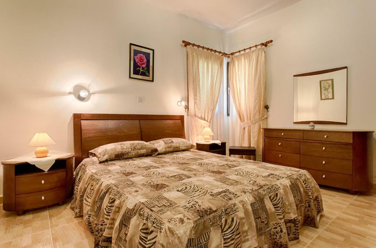 Villa Tsikkos Tria Polis Exteriér fotografie